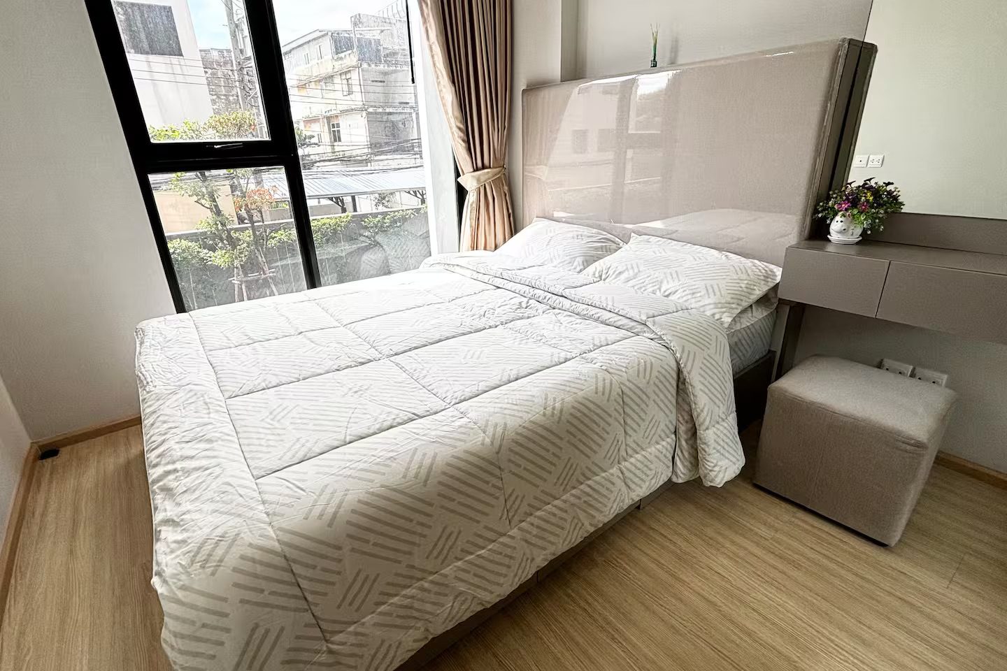 Comfortable 1 bedroom in Thon Buri Bangkok